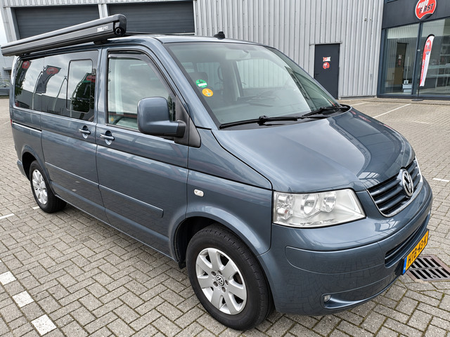 Foto 7 van Volkswagen Transporter Kombi 2.5 TDI 300 Highline Bus Camper