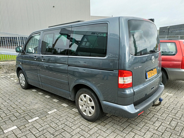 Foto 3 van Volkswagen Transporter Kombi 2.5 TDI 300 Highline Bus Camper