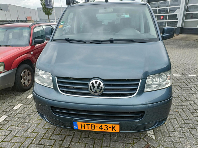 Foto 2 van Volkswagen Transporter Kombi 2.5 TDI 300 Highline Bus Camper