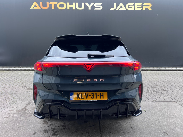 Foto 4 van Cupra Terramar CUPRA Terramar 1.5 TSI e-Hybrid VZ Performance Maxton Pano Keyless Camera 360 Sfeer C