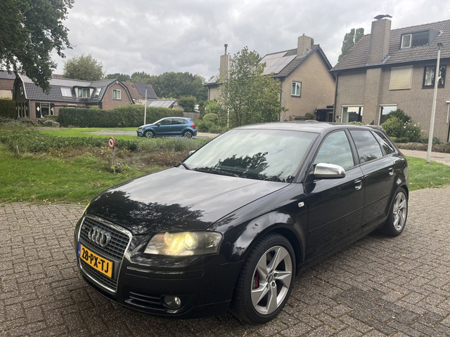 Foto 2 van Audi A3 Sportback A3 3.2V6 Quatr Stron Alcantara Bluet Clima 250PK