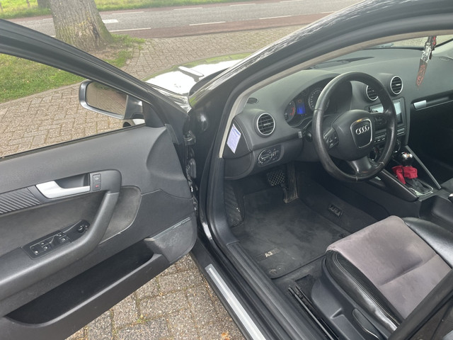 Foto 9 van Audi A3 Sportback A3 3.2V6 Quatr Stron Alcantara Bluet Clima 250PK