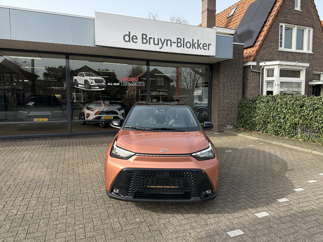 Foto 3 van Toyota Aygo X Hybrid 115 envy stoelverwarming / keyless start / parkeersensoren voor + achter / Navi