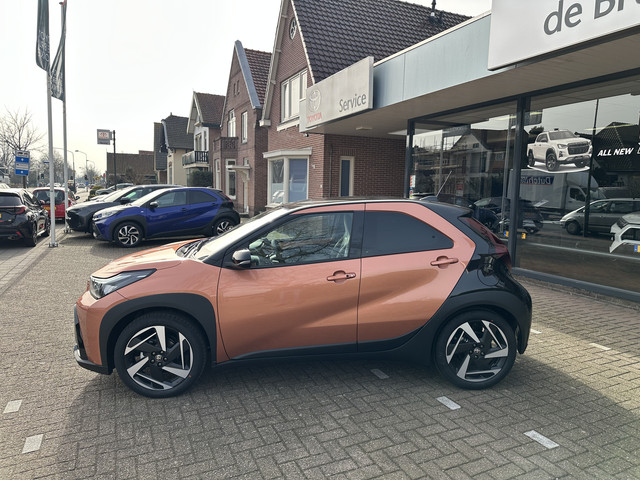 Foto 5 van Toyota Aygo X Hybrid 115 envy stoelverwarming / keyless start / parkeersensoren voor + achter / Navi