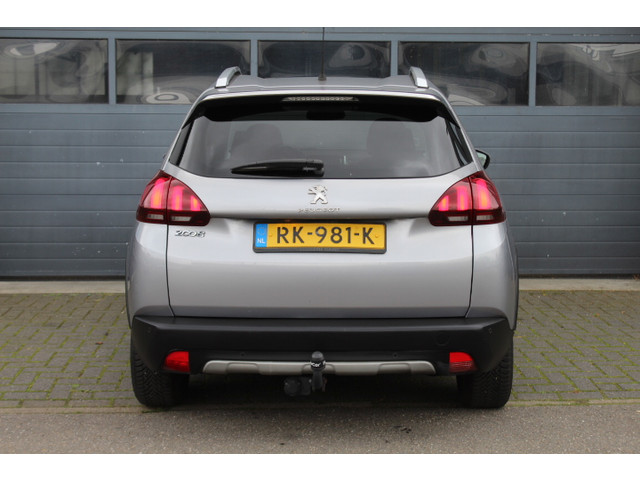 Foto 5 van Peugeot 2008 1.2 PureTech Allure Panodak, Cruise control, Navigatie, Climate contr, Bluetooth