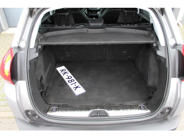 Foto 6 van Peugeot 2008 1.2 PureTech Allure Panodak, Cruise control, Navigatie, Climate contr, Bluetooth