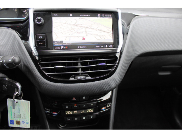 Peugeot 2008 1.2 PureTech Allure Panodak, Cruise control, Navigatie, Climate contr, Bluetooth