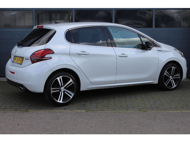 Foto 4 van Peugeot 208 1.2 PureTech GT-line Navigatie, PDC, Climate control, Cruisecontrol, Bluetooth