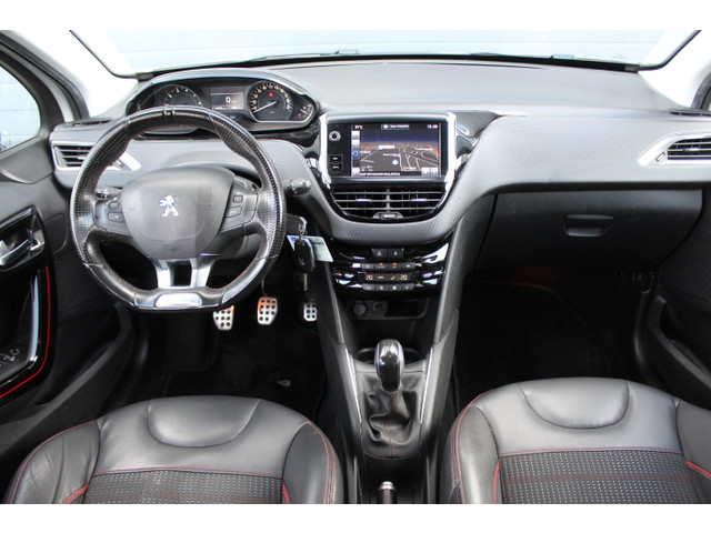 Foto 9 van Peugeot 208 1.2 PureTech GT-line Navigatie, PDC, Climate control, Cruisecontrol, Bluetooth