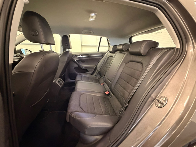 Foto 2 van Volkswagen Golf 1.4 TSI ACT Business Edition Camera Navi Massage Leder Garantie