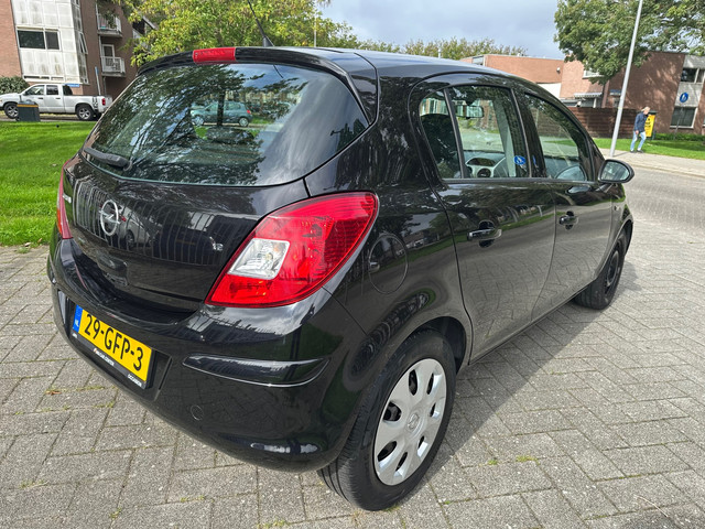 Foto 6 van Opel Corsa 1.2-16V Enjoy