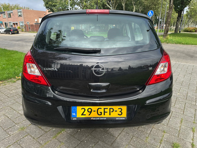 Foto 5 van Opel Corsa 1.2-16V Enjoy