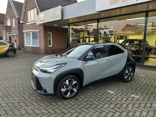 Foto 4 van Toyota Aygo X Hybrid 115 pulse stoelverwarming / keyless start / parkeersensoren voor + achter / Nav