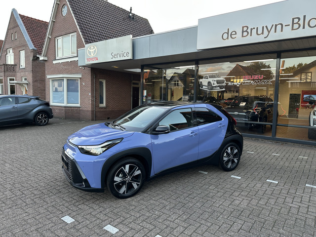 Foto 4 van Toyota Aygo X Hybrid 115 pulse stoelverwarming / keyless start / parkeersensoren voor + achter / Nav