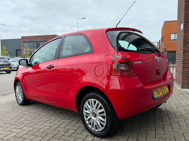 Foto 7 van Toyota Yaris 1.0 VVTi! Airco! Elek. ramen! APK 05-2027!