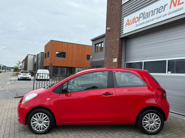 Foto 6 van Toyota Yaris 1.0 VVTi! Airco! Elek. ramen! APK 05-2027!