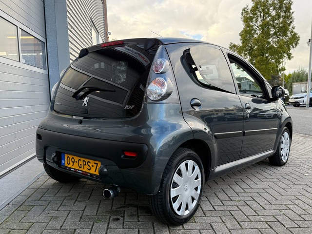 Foto 9 van Peugeot 107 1.0-12V XS! 5-Deurs! Airco! Nieuwe APK!