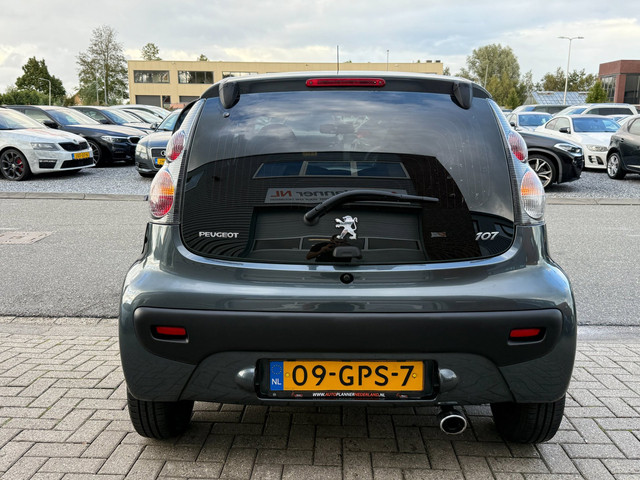 Foto 8 van Peugeot 107 1.0-12V XS! 5-Deurs! Airco! Nieuwe APK!