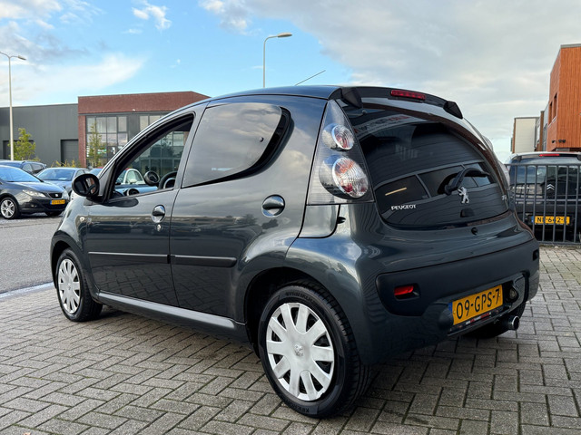 Foto 7 van Peugeot 107 1.0-12V XS! 5-Deurs! Airco! Nieuwe APK!