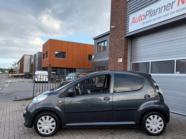Foto 6 van Peugeot 107 1.0-12V XS! 5-Deurs! Airco! Nieuwe APK!