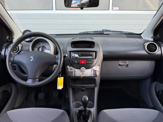 Foto 4 van Peugeot 107 1.0-12V XS! 5-Deurs! Airco! Nieuwe APK!