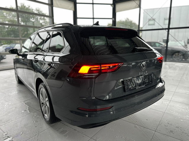 Foto 6 van Volkswagen Golf Variant 1.0 eTSI Life | Automaat | Adaptive Cruise | Navi | LMV | PDC | LED | Climat