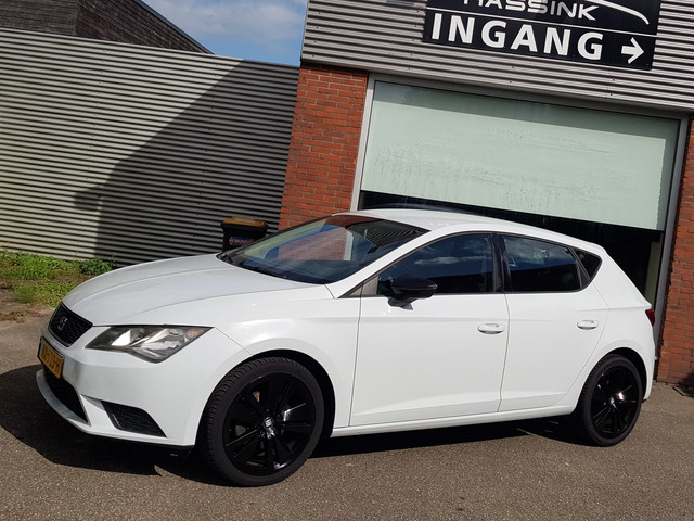 Foto 4 van SEAT Leon 1.2 Tsi 18"Vlg Cruise BlueTooth Airco Pdc