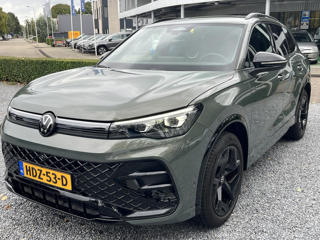 Foto 9 van Volkswagen Tiguan 1.5 eTSI 150pk DSG R-Line (Trekhaak,Camera,IQ,Harman)
