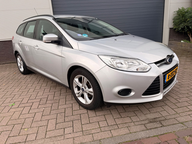 Foto 8 van Ford Focus Wagon 1.0 EcoBoost Edition/Navi/Cruise-c/Airco/Aux/PDC/Trekhaak