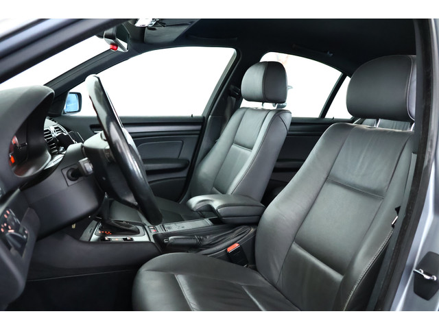 Foto 3 van BMW 3-serie 320i Automaat / Cruisecontrol / Leder / Airco / PDC