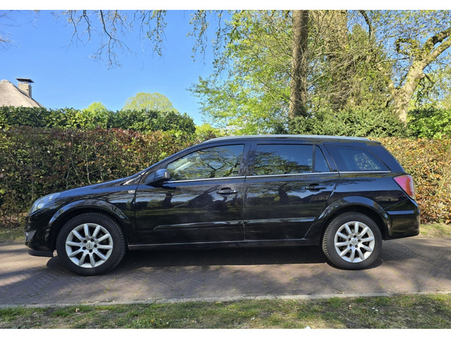 Foto 9 van Opel Astra Wagon 1.8 Cosmo (bj 2009)