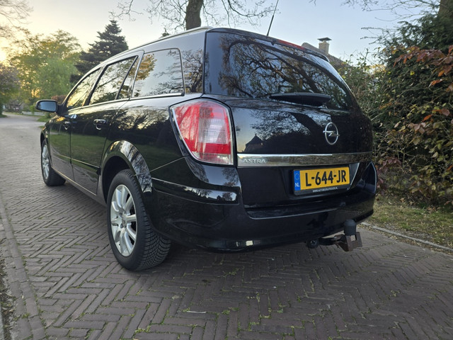 Foto 8 van Opel Astra Wagon 1.8 Cosmo (bj 2009)