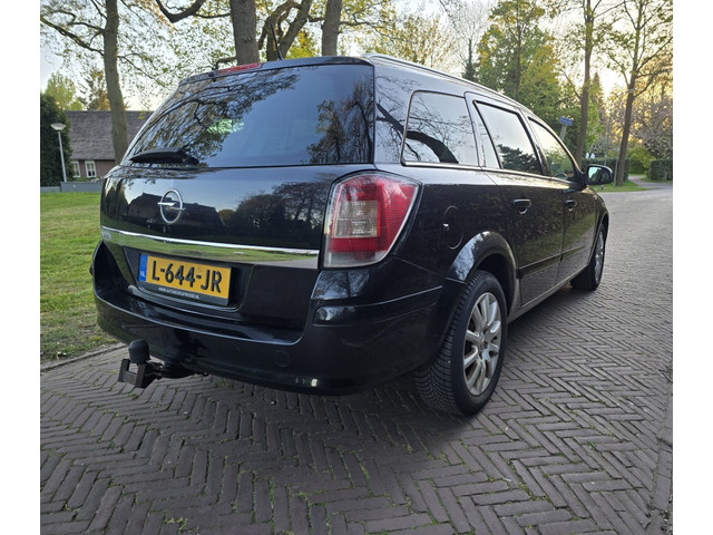 Foto 6 van Opel Astra Wagon 1.8 Cosmo (bj 2009)