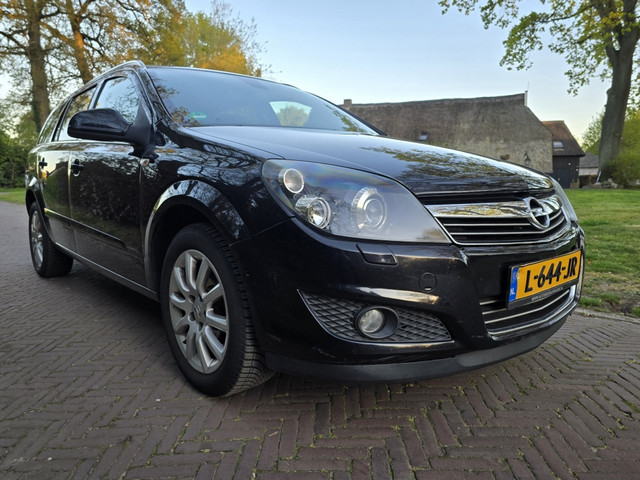 Foto 5 van Opel Astra Wagon 1.8 Cosmo (bj 2009)