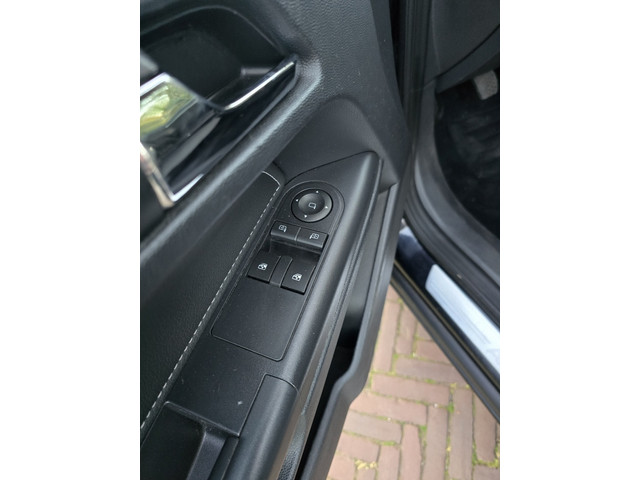 Foto 2 van Opel Astra Wagon 1.8 Cosmo (bj 2009)
