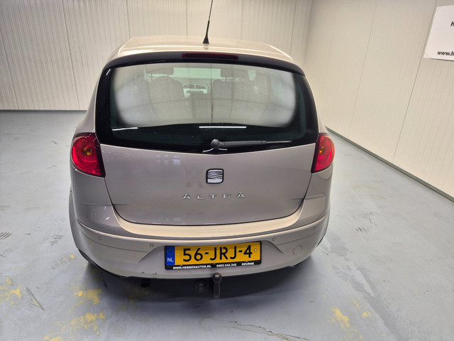 Foto 2 van Seat Altea 1.6 Style Airco Cruise Control Alu Velgen Trekhaak