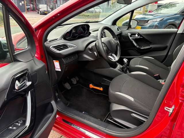 Foto 6 van Peugeot 208 1.2 VTi Style