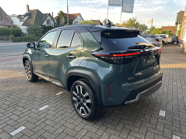 Foto 5 van Toyota Yaris Cross 1.5 Hybrid 130 Executive Bi-Tone elektrische achterklep / dodehoekdetectie / stoe