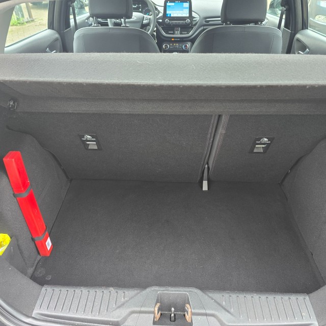 Foto 4 van FORD FIESTA 1.1 63 KW. nieuwe distributieriem