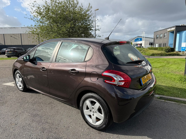 Foto 10 van Peugeot 208 2012 * 1.4 VTi Envy * APK *