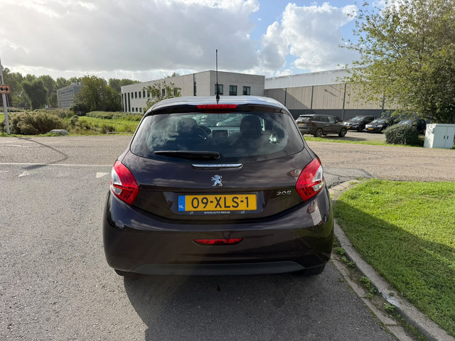 Foto 9 van Peugeot 208 2012 * 1.4 VTi Envy * APK *