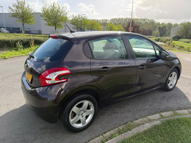 Foto 8 van Peugeot 208 2012 * 1.4 VTi Envy * APK *