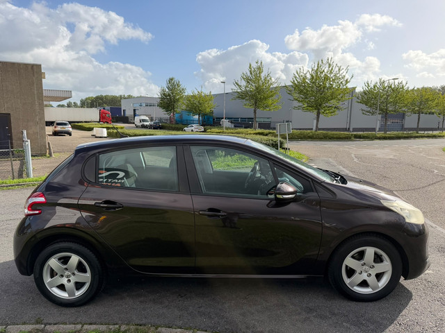 Foto 7 van Peugeot 208 2012 * 1.4 VTi Envy * APK *