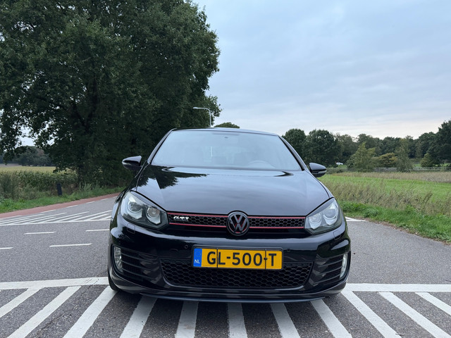 Foto 9 van Volkswagen Golf 1.4 TSI Highline GTI pakket motor gereviseerd.