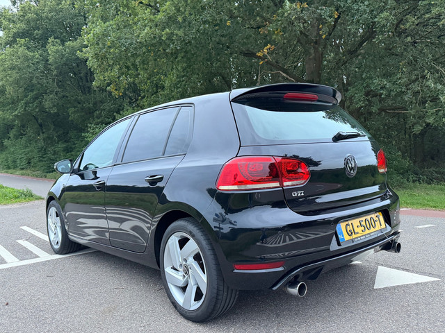 Foto 7 van Volkswagen Golf 1.4 TSI Highline GTI pakket motor gereviseerd.
