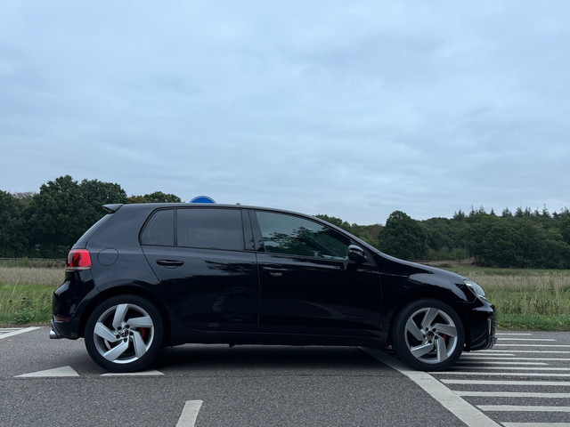 Foto 3 van Volkswagen Golf 1.4 TSI Highline GTI pakket motor gereviseerd.