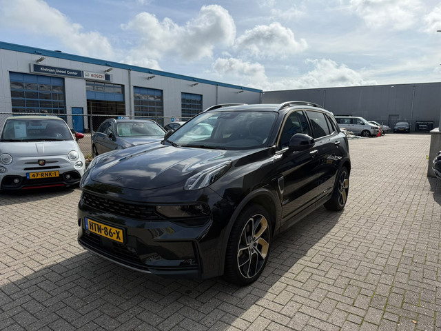 Foto 4 van Lynk & Co 01 1.5|Plug-in Hybrid|Trekhaak|1800kg geremd|Pano|360 camera|adaptive Cruise|full-opties
