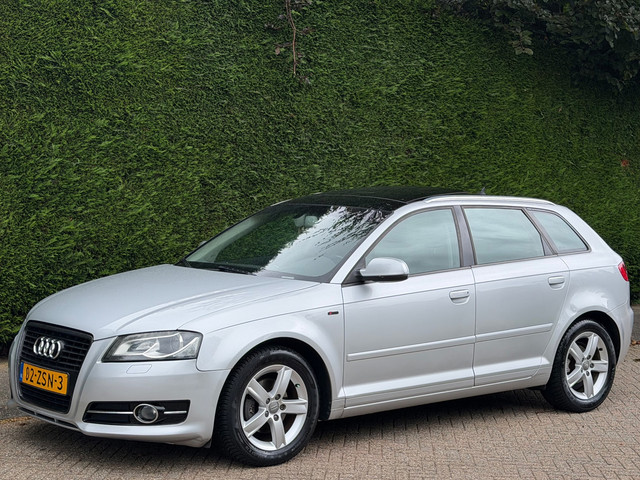 Foto 3 van Audi A3 Sportback 1.2 TFSI Attraction RIJDGOED/PANO/XENON/APK