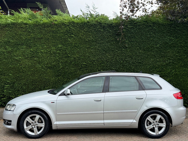 Foto 4 van Audi A3 Sportback 1.2 TFSI Attraction RIJDGOED/PANO/XENON/APK