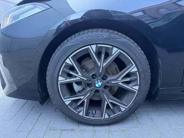 Foto 7 van BMW 1-serie 120 M Sport Design Edition 2025 BOMVOL Opties - Duits Schadevoertuig
